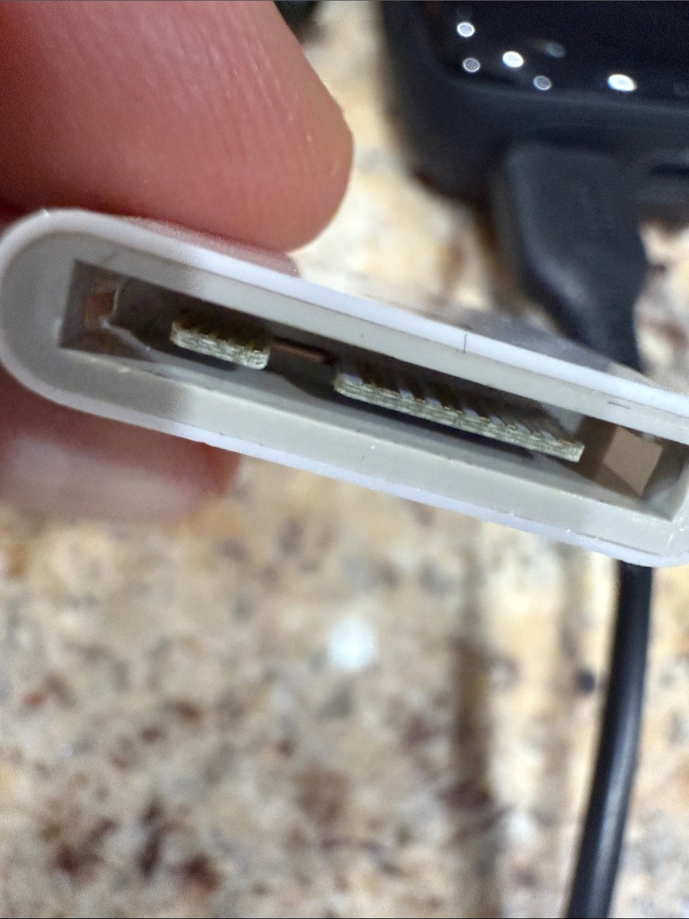 Apple White Lightning to 30‑Pin Adapter - Picture 3 of 9